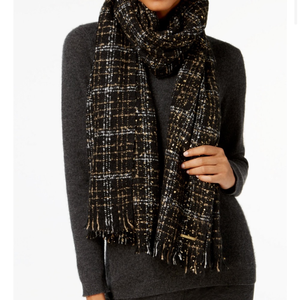 NWOT Michael Kors Bouclé Plaid Scarf - Picture 2 of 5
